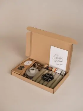 Speciaal voor jou brievenbus cadeau - Thee, chocolade Bikkels, kandelaar & kaarsen