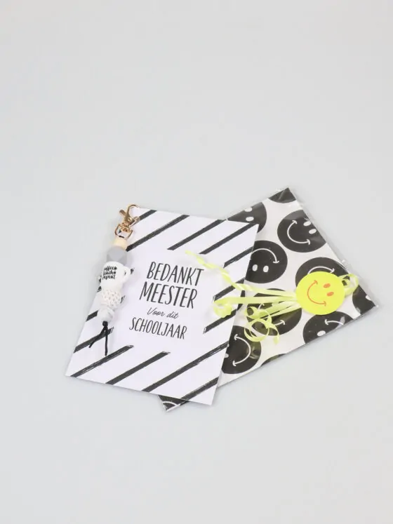 Sleutelhanger cadeautje voor meester - Coffee, teach, repeat & ansichtkaart