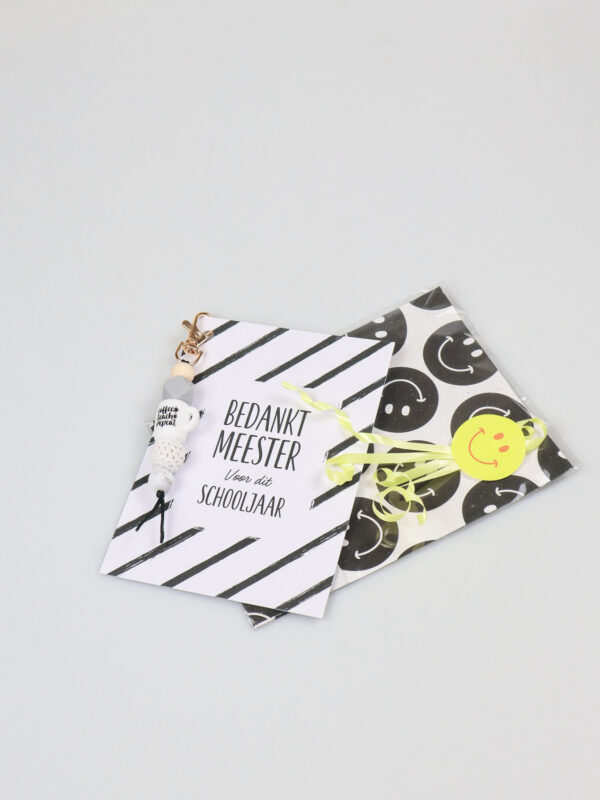 Sleutelhanger cadeautje voor meester - Coffee, teach, repeat & ansichtkaart