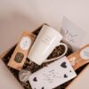 Cadeaupakket Veel Liefs: Mok, thee, hartvormig theefilter, snoepjes en chocolade