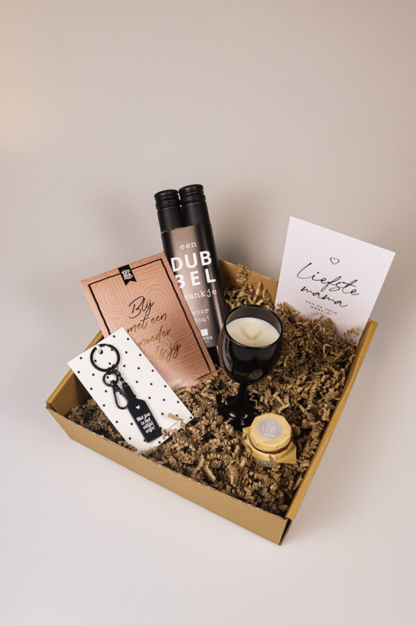Cadeaupakket voor mama met wijn en kaarsen – Vol liefde en sfeer Cadeaupakket voor mama met wijn en kaarsen – Vol liefde en sfeer