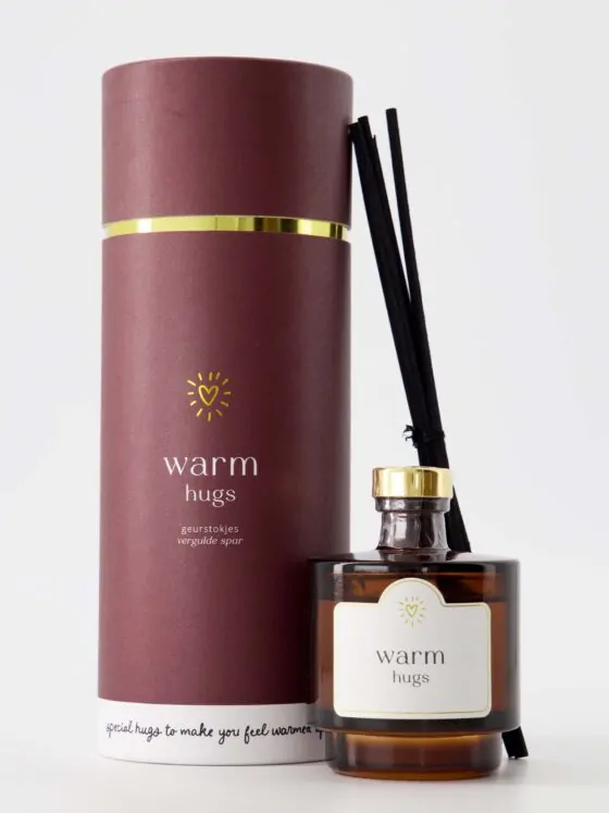 Zusss geurstokjes in koker warm hugs donkerrood Zusss geurstokjes in koker warm hugs donkerrood