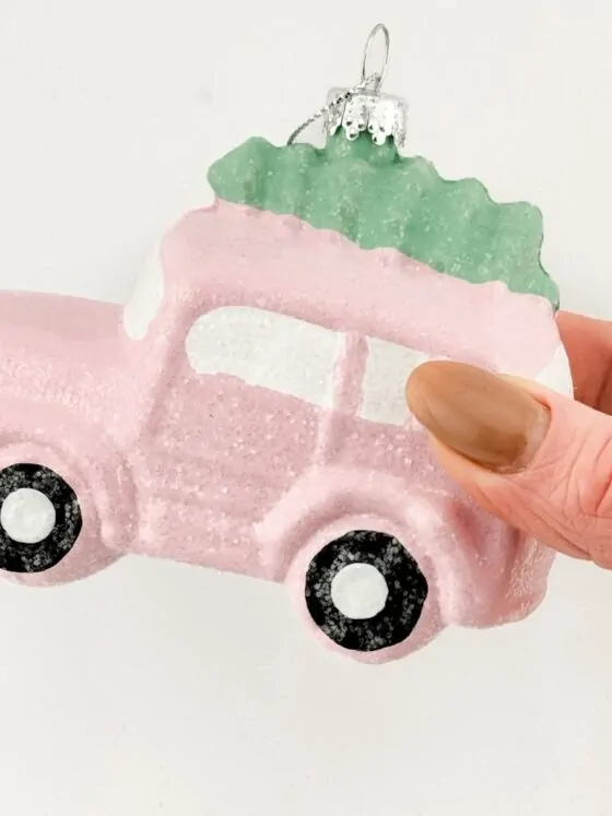 Kerstbal hanger auto met boom roze – HomeBound decoratie