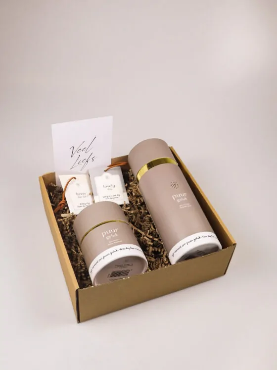 puur geluk verwenpakket met geurstokjes, kaars en kaart ‘veel liefs’