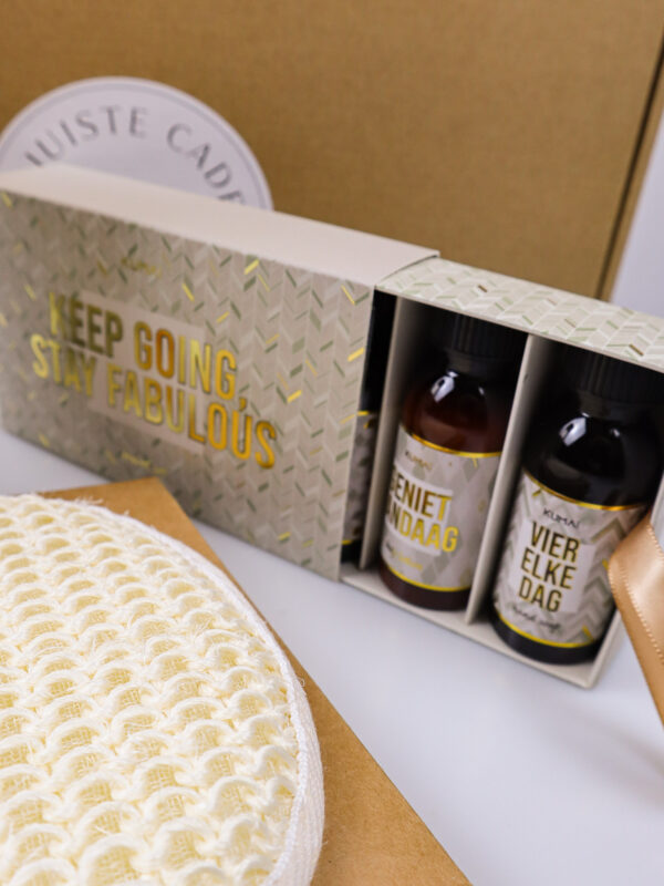 Cadeaupakket ‘Veel liefs’ met waterfles, verzorging & natuurlijke infusie