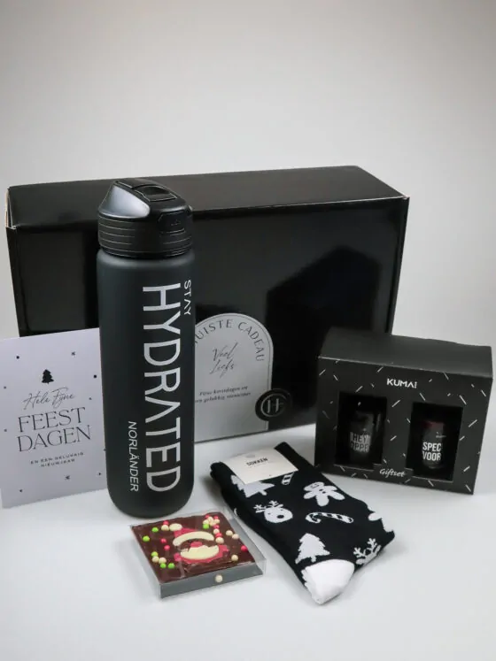 Kerstcadeaupakket met sokken en verzorging voor een luxe verrassing