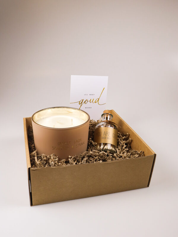 xxl sojakaars, lucifers-5 jij bent goud waard cadeaupakket met luxe kaars en lucifers in geschenkdoos