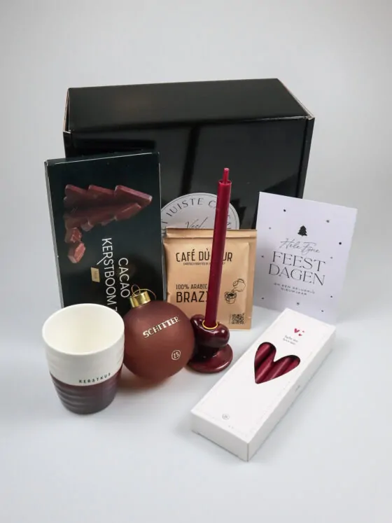 Cadeaupakket zusss met mok, kaarsen, chocolade & kandelaar