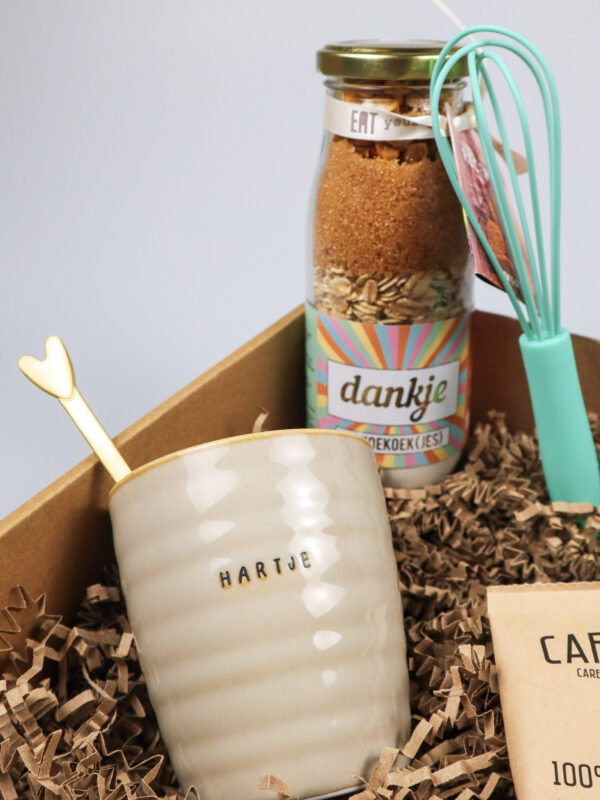 1x pakket bedankt, mok, onderzetter, koffie, lepel, bakmix-3 Cadeaupakket Bedankt – origineel en compleet geschenk