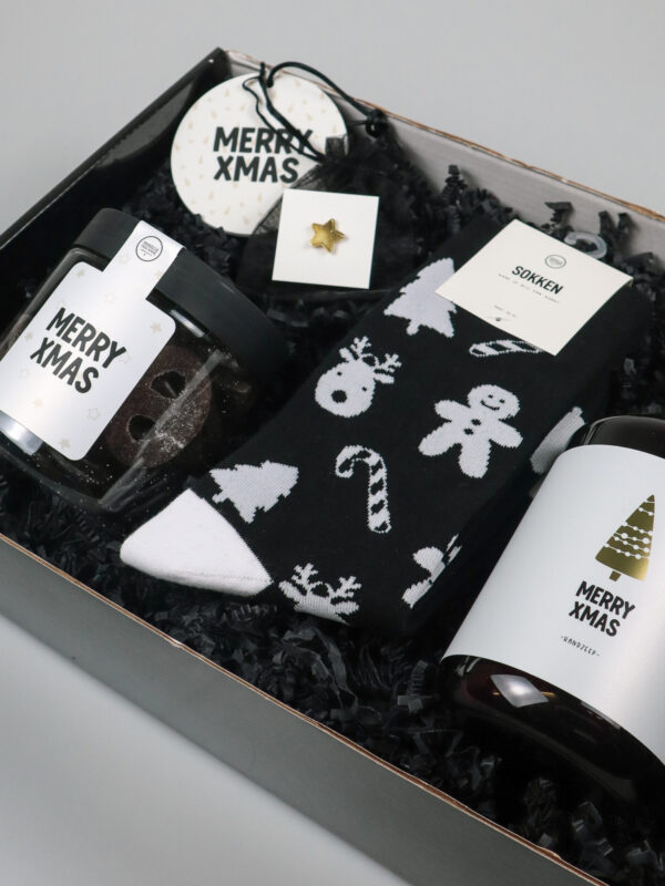 Kerst cadeaupakket Merry XMAS – Snoep, Sokken & Handzeep