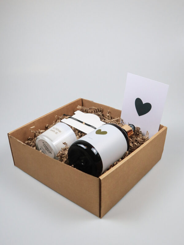 1x pakket, sterkte, handzeep, kaars my flame, armbandje-3 Cadeaupakket Sterkte – Handzeep, Sojakaars & Armbandje