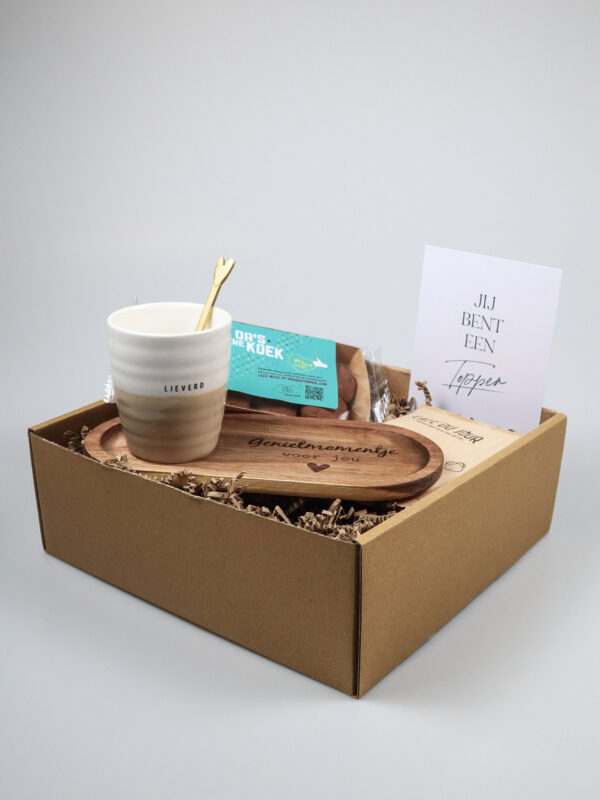 1x pakket topper,, mok, serveertray, koffie, koek-6 Cadeaupakket Jij bent een topper – origineel bedankcadeau