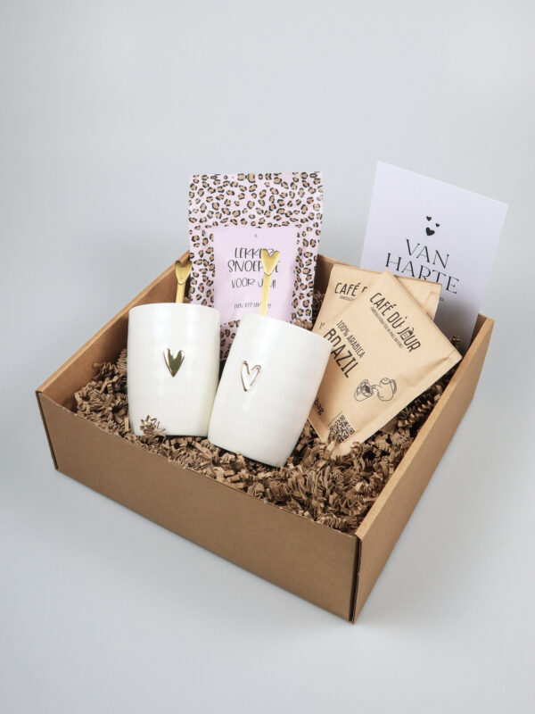 Cadeaupakket Van Harte Gefeliciteerd – Met Zusss Mokken & Verwennerij