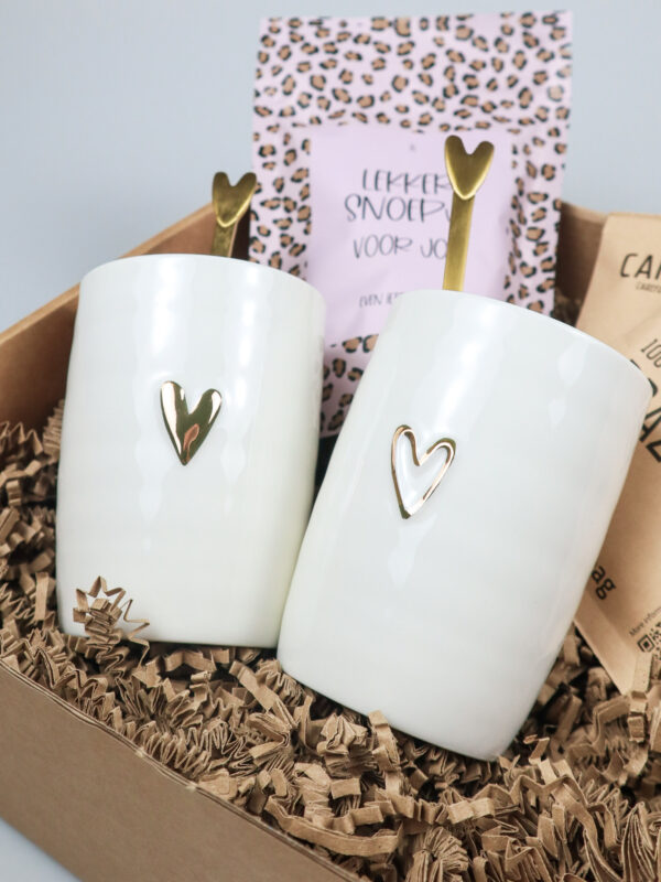 Cadeaupakket Van Harte Gefeliciteerd – Met Zusss Mokken & Verwennerij