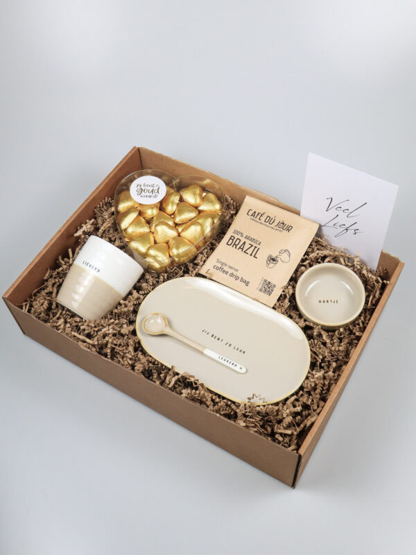 Cadeaupakket Veel Liefs – Zusss Servies, Koffie & Chocolade