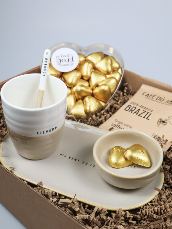 Cadeaupakket Veel Liefs – Zusss Servies, Koffie & Chocolade