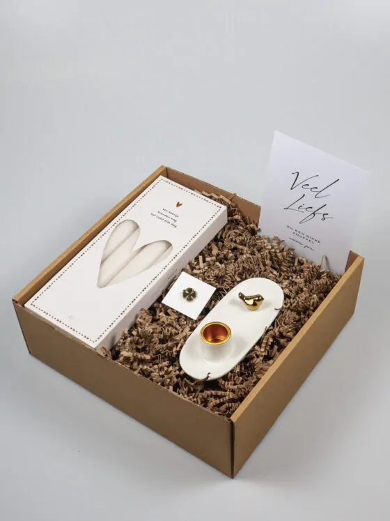 Cadeaupakket Veel Liefs – Zusss Kandelaar, Kaarsen & Pin