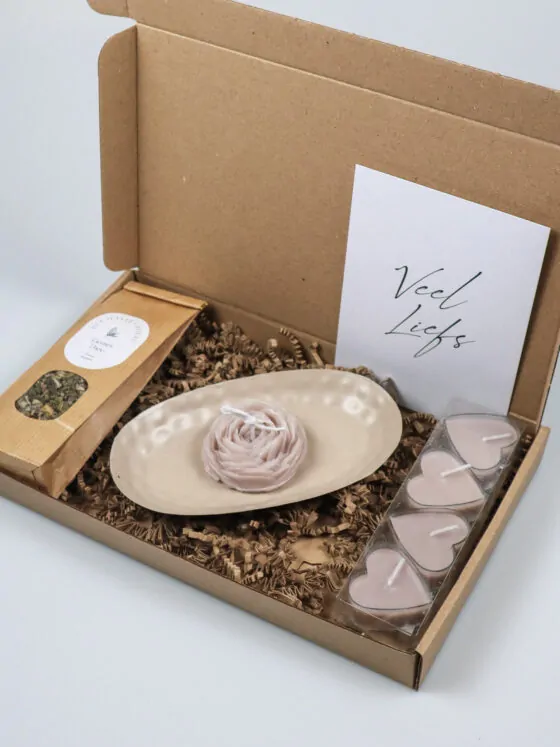 Brievenbuscadeau Veel Liefs – Thee & Kaarsen voor een Warm Gebaar