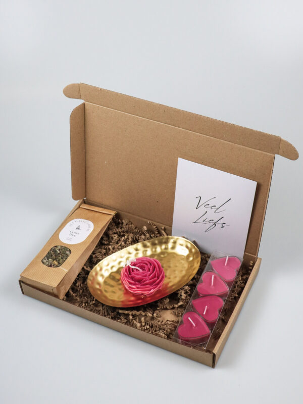 Brievenbuscadeau Veel Liefs – Thee & Kaarsen voor een Warm Gebaar