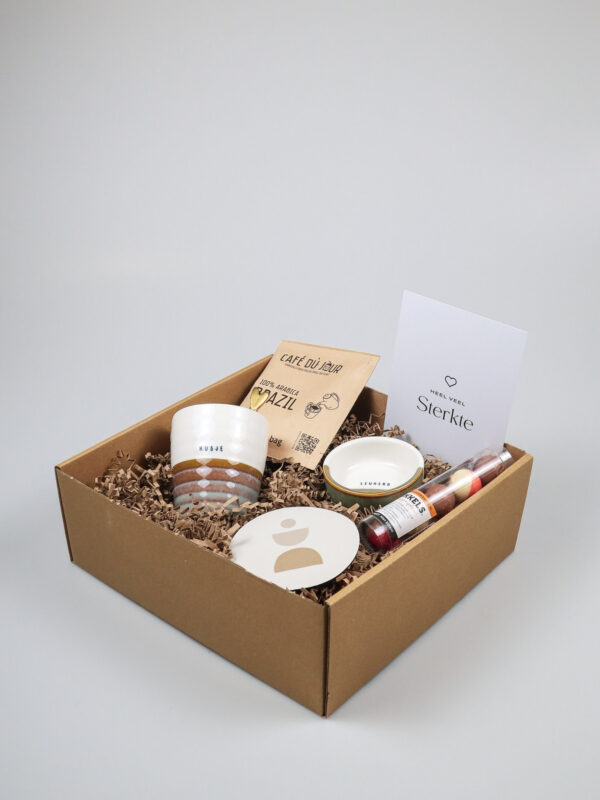 2x pakket sterkte en veel liefs -01 Cadeaupakket Heel Veel Sterkte – Warm Troostcadeau met Zusss Mok
