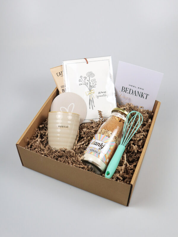 2x pakket van harte en bedankt, mok, onderzetter, koffie, geurzakje, bakmix-3 Cadeaupakket Bedankt – Met Zusss Mok, Geurzakje en Bakmix