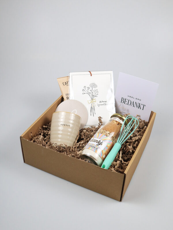 2x pakket van harte en bedankt, mok, onderzetter, koffie, geurzakje, bakmix-4 Cadeaupakket Bedankt – Met Zusss Mok, Geurzakje en Bakmix