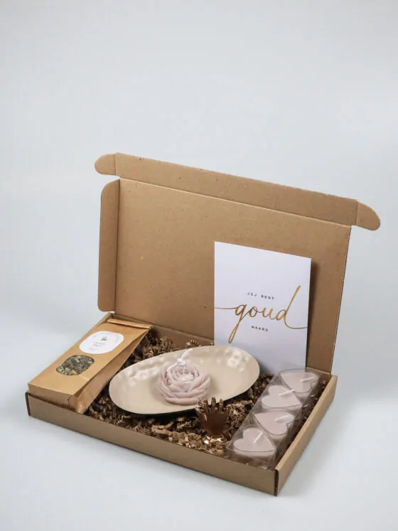 Brievenbuscadeau Jij Bent Goud Waard – Thee, Kaarsen & Gouden Touch van Zusss