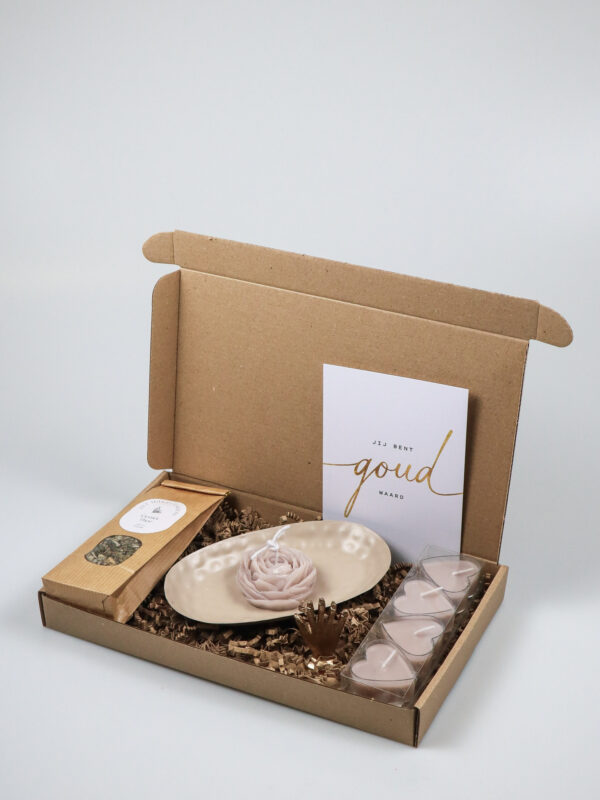 Brievenbuscadeau Jij Bent Goud Waard – Thee, Kaarsen & Gouden Touch van Zusss