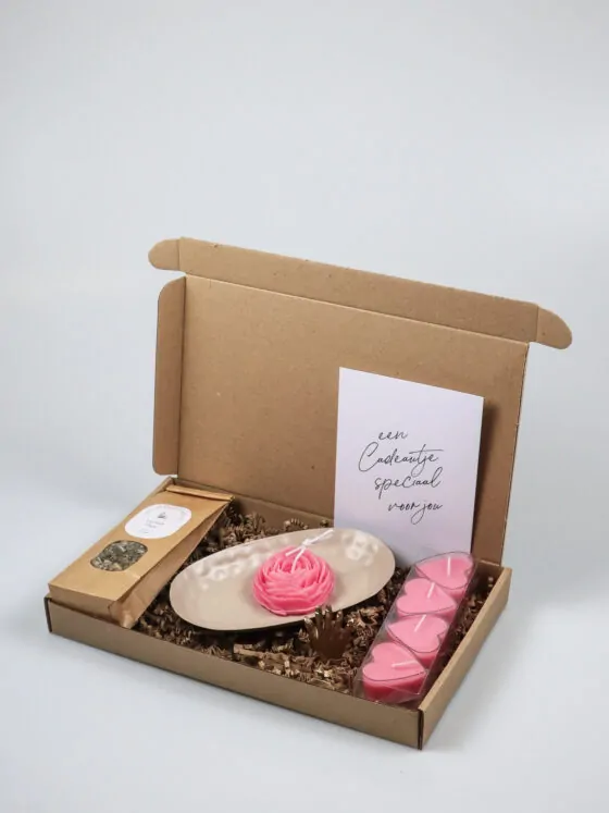 Brievenbuscadeautje Speciaal Voor Jou – Met Thee, Kaarsen en Gouden Details