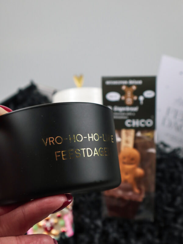 Kerst Cadeaupakket met Zusss Mok, Chocoladereep en Glazen Kerstbal