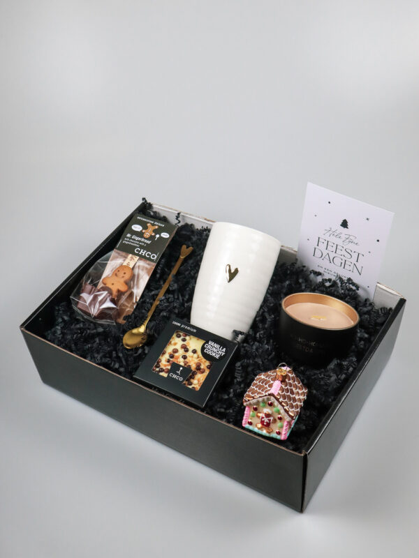 Kerst Cadeaupakket met Zusss Mok, Chocoladereep en Glazen Kerstbal