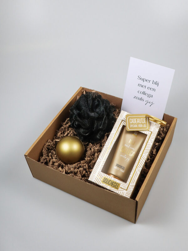 Cadeaupakket collega – douchegel, stressbal en spons cadeau Cadeaupakket collega – douchegel, stressbal en spons cadeau