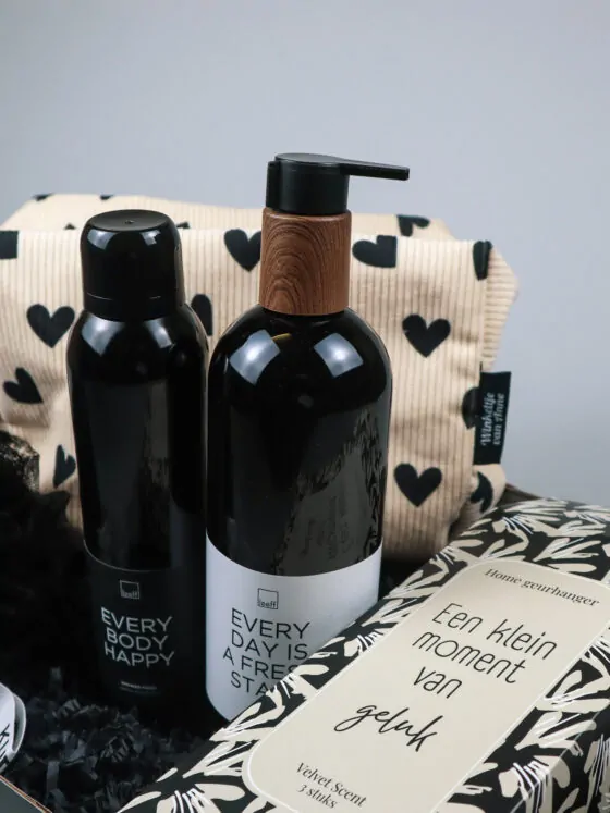 Kerst cadeaupakket geluk – douchegel, toilettas & geurhanger