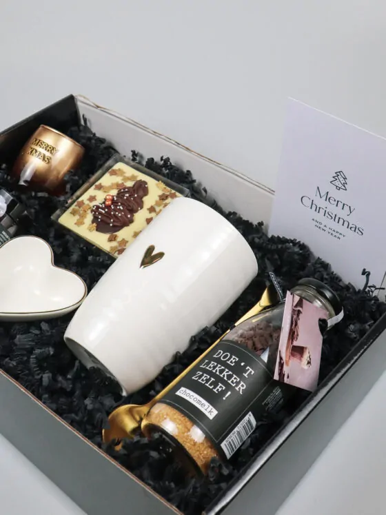 Kerst Cadeaupakket met Choco Truffels, Zusss Mok en Chocolademelk Flesje