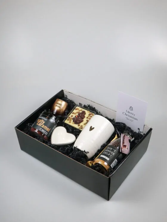Kerst Cadeaupakket met Choco Truffels, Zusss Mok en Chocolademelk Flesje