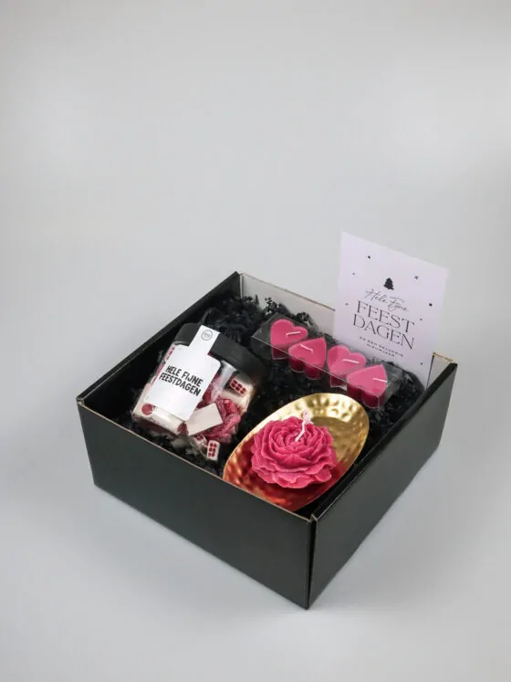 Kerst cadeaupakket – Snoeppot Hele Fijne Feestdagen, Soyakaars & Luxe Schaal