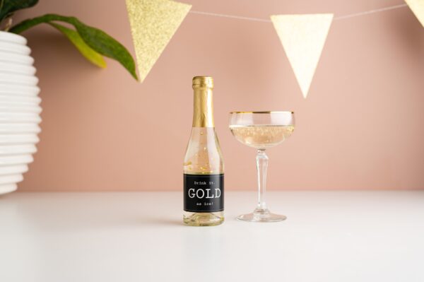 Secco met bladgoud - Drink it, Gold as ice! Secco met bladgoud - Drink it, Gold as ice!
