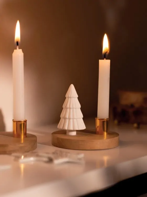 Kandelaar Lichtverhalen "Dennetje" – porselein, hout & goudkleurig metaal