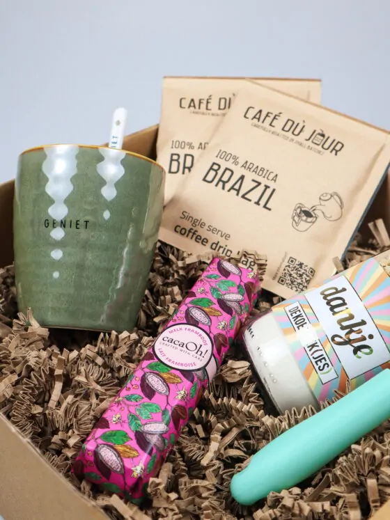 Cadeaupakket Bedankt – Met Zusss mok, koffie, chocolade en bakmix