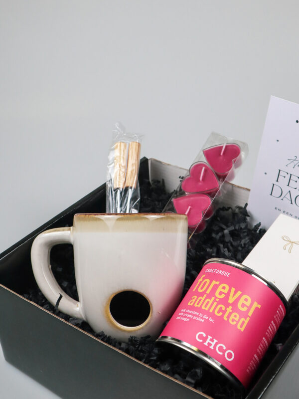 Kerst cadeaupakket met fondue mok, CHCO chocofondue en hartvormige kaarsjes