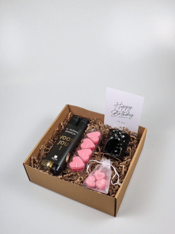 Verjaardag Cadeaupakket – Met Wijn, Geurbrander, Waxinelichtjes & Amberblokjes