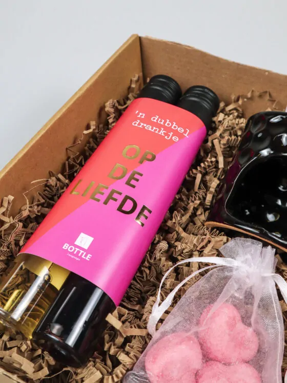 Cadeaupakket Vol Liefde – Met Wijn, Geurbrander, Waxinelichtjes & Amberblokjes