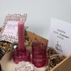 Cadeaupakket Nieuw Huis met Kaarsen, Thee en Roze Glazen Accessoires