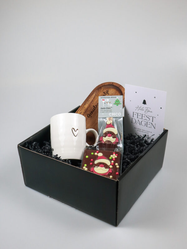 Kerst Cadeaupakket met Chocoladelepel, Mok en Chocoladereep – Santa Claus Editie Kerst Cadeaupakket met Chocoladelepel, Mok en Chocoladereep – Santa Claus Editie