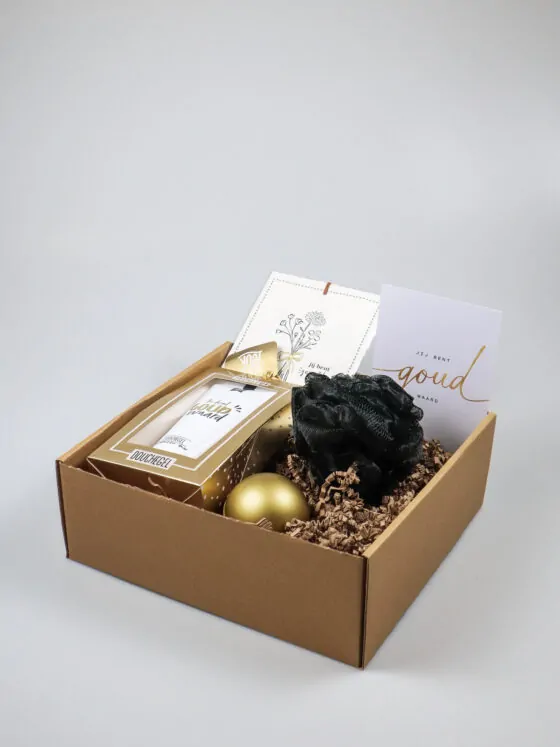 Cadeaupakket Jij bent goud waard – Luxe verwenpakket met douchegel en accessoires