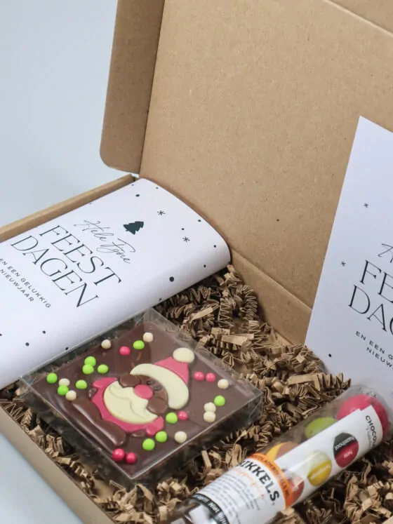 Kerst brievenbuscadeau met Tony Chocolonely, kerst chunk en bikkels
