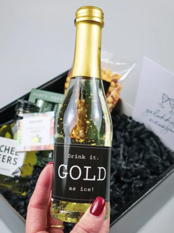 Cadeaupakket nieuw jaar met secco, limoncello, notenmix & party poppers