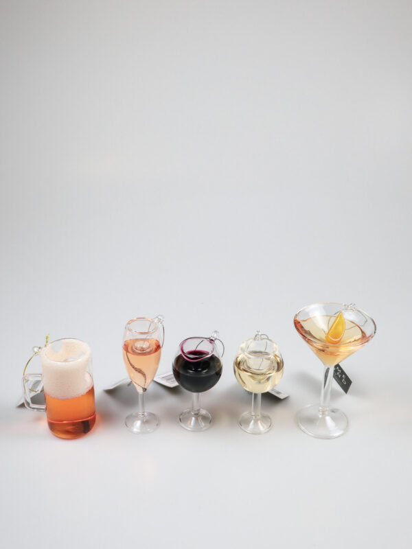 Cadeaupakket nieuw jaar met bubbels, borrelmix, party poppers & cocktail kerstbal