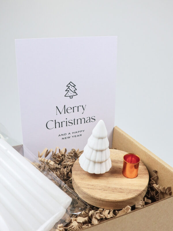Kerst cadeaupakket – met Räder kandelaar dennenboom & 5 kaarsjes