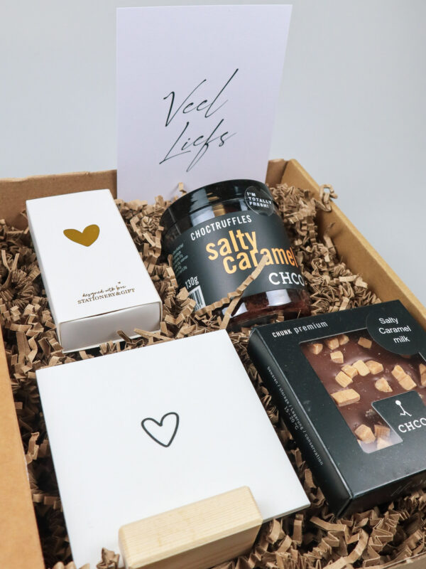 Cadeaupakket Veel Liefs met kandelaars en chocolade